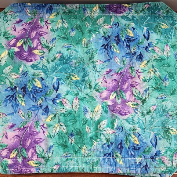 Handmade Quilted Placemats features a Log Cabin Block Pattern - Picture 3 of 3